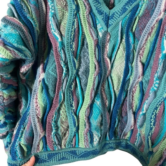 COOGI VINTAGE 90s Chunky Knit Cropped V-Neck Textured Knit Women's Wool Sweater - Picture 7 of 11